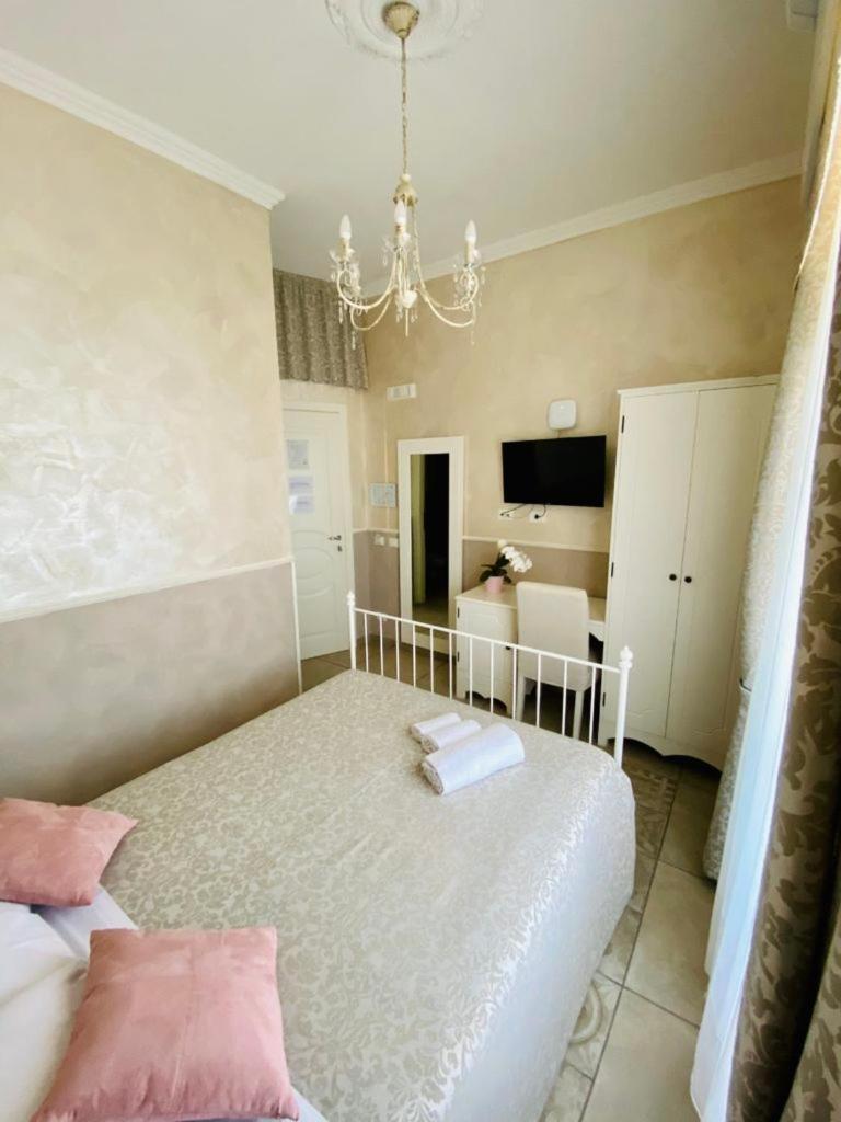 Domus Valadier B&B Guesthouse Φιουμιτσίνο Εξωτερικό φωτογραφία