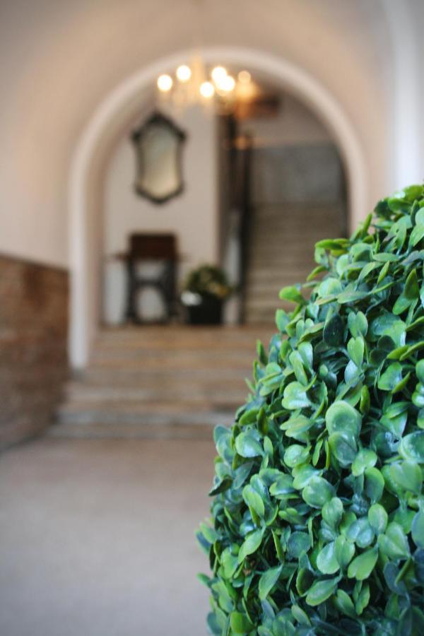 Domus Valadier B&B Guesthouse Φιουμιτσίνο Εξωτερικό φωτογραφία