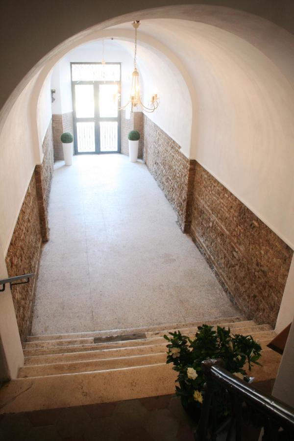 Domus Valadier B&B Guesthouse Φιουμιτσίνο Εξωτερικό φωτογραφία
